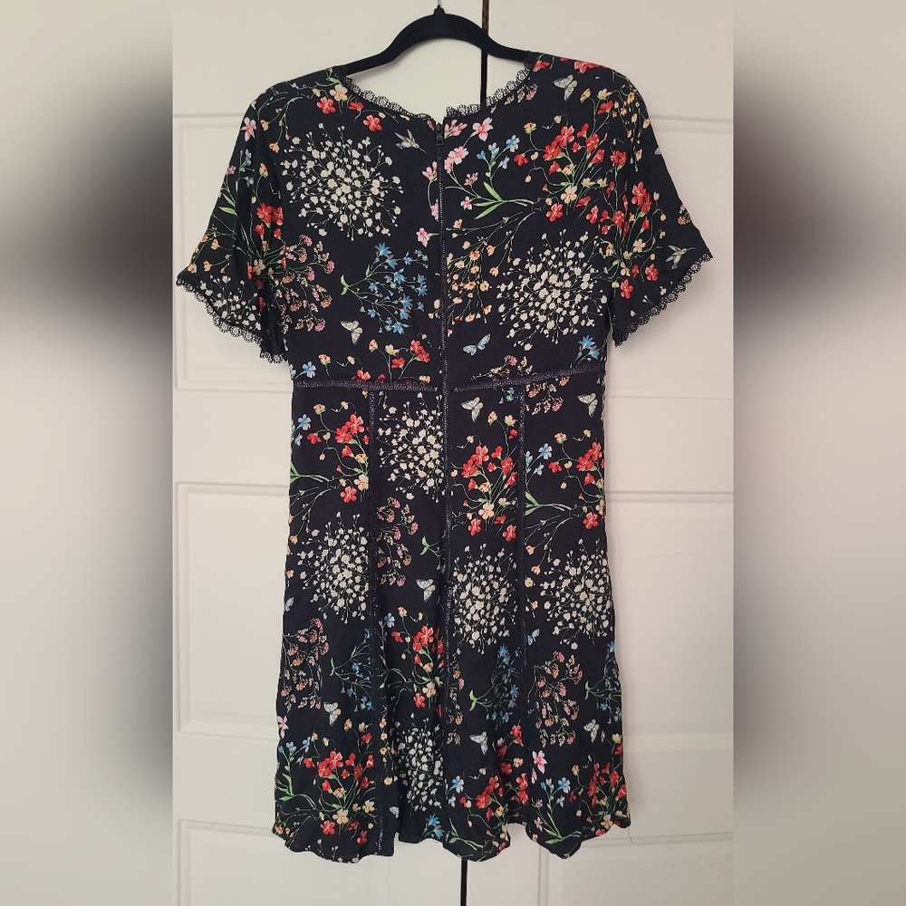 Alice + Olivia Floral Dress - Picture 2 of 4